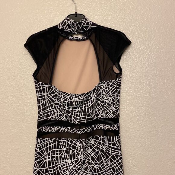 WEISSMAN Dance Costume biketard acro Radioactive
11828 Black white child- XLC - Picture 6 of 11